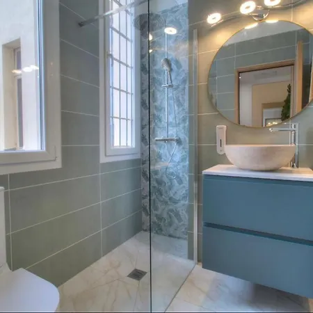 Centre Rue D'antibes Et Palais